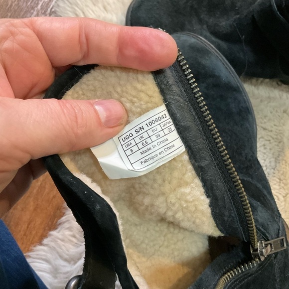 UGG Chaney Black Suede Size 8 Moto Boots Side Buckle Inside Zip - Picture 8 of 10